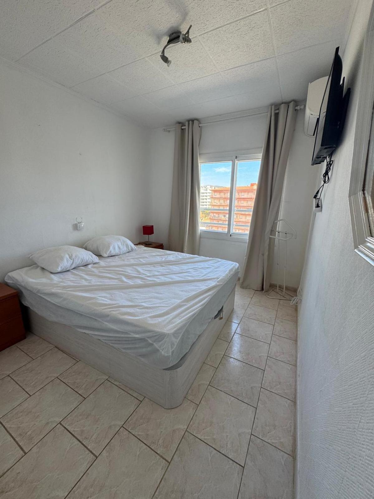 Appartement Premiere Ligne De Mer Avec Piscine Roses Exterior photo